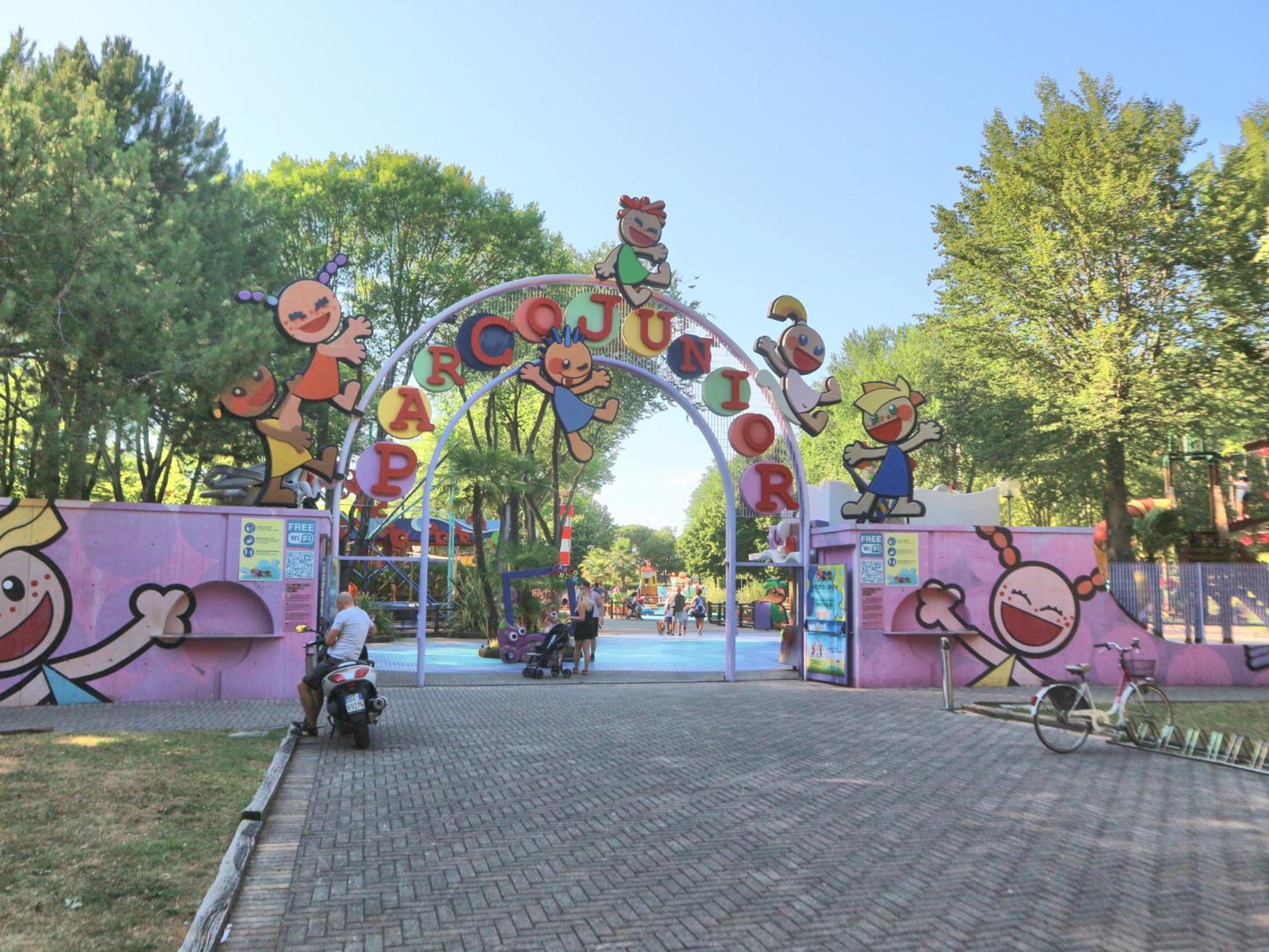 Levante Lignano Sabbiadoro Bagian luar foto